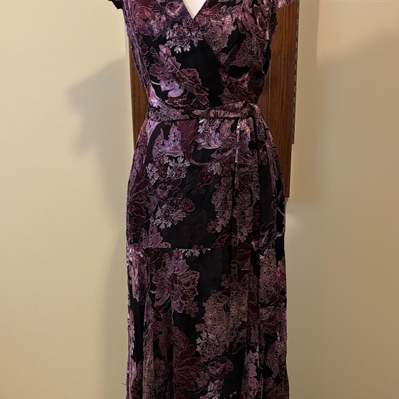 White House Black Market Purple and Pink Floral Dress - size 2 - Picture 3 of 13